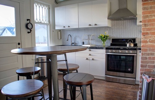 Midtown House | Fall Discount~Beautiful All-Inclusive Extended Stay Studio-Travel Professionals