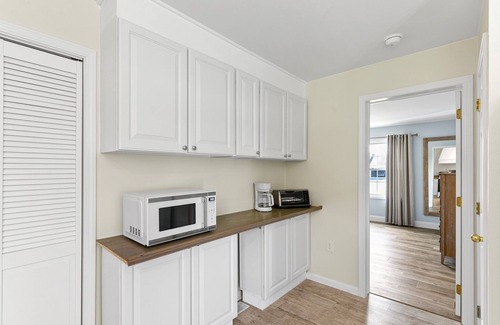 Milton House | Fall for the beach - Cozy, Calm & Cute!