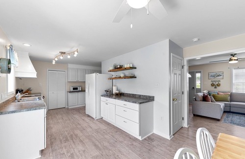 Milton House | Fall for the beach - Cozy, Calm & Cute!