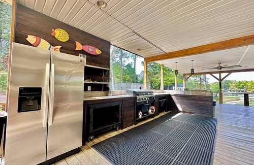 Cedar Bluff House | Fall Getaway at the UPPER level of Your Big Lake House-Hot tub, Kayaks, Fire Pit