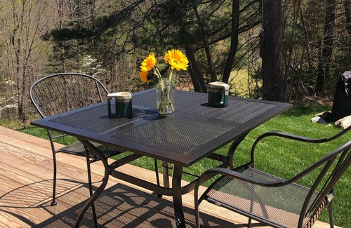 Saluda House | Fall getaway! Plan an adventure to local apple orchard, pumpkin farm or winery!