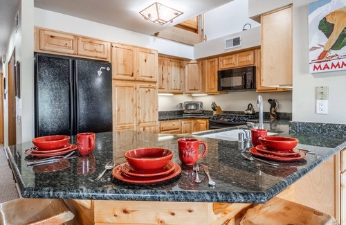 Mammoth Lakes Condo | Fall Getaways Available! Corner Condo with Shared Hot Tub, Near the Free Shuttle Stop to Town!