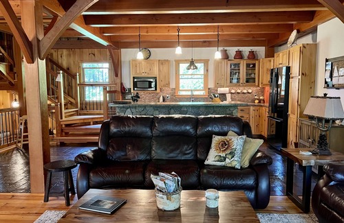 Brownfield House | Fall in love with foliage & hiking near No. Conway & Saco River, Fairs & Shops