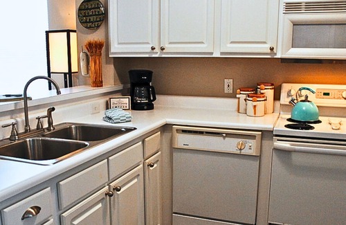 Sunset Beach Condo | Fall into paradise—warm beach days, gentle breezes, golf in full swing.