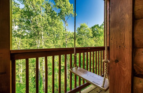 Sevierville Cabin | Fall Relaxation! Amazing Amenities Indoor Pool Sauna Jacuzzi