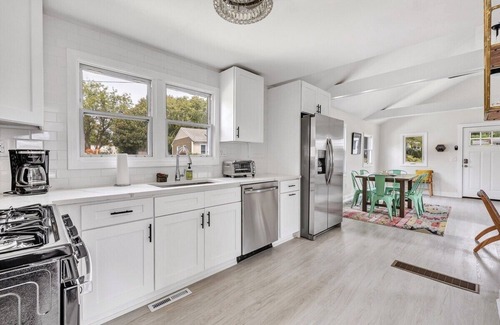 Milford House | Fall Sale| Beach Bungalow | Walk2Beach| Pet| Pkg
