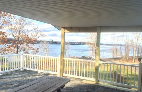 North Hero House | FALL SALE FOLIAGE OR FISHING—2026 SEASON OPEN!nWATERFRONT, DOCK, LAUNCH, FISHING