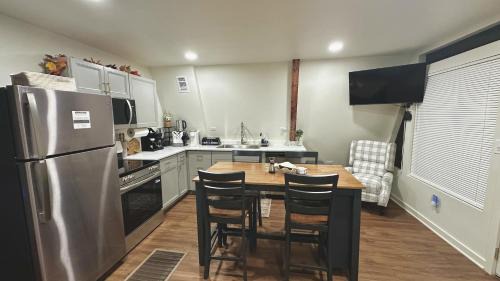 Hawkins House | Fall Special! Lakefront, Firepit,Dock,Kayaks,Deck