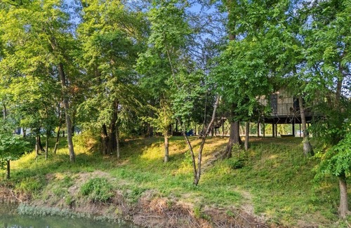 Golden Cabin | Fall Special on Glover River-Floatin Daze Cabin