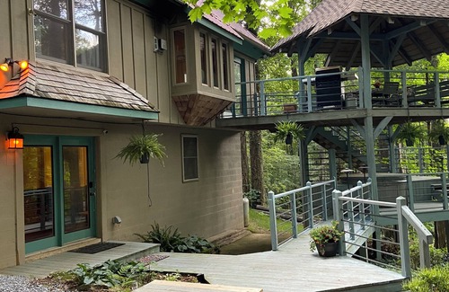 Maggie Valley House | Falling waters beautiful mountain getaway