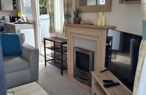 Martin House | Family-Friendly 6-berth caravan with onsite leisure facilities.