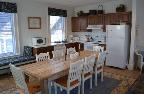 Nantucket Town House | Fame- Downtown Nantucket - 2 Bedroom, 2.5 Bath apartment