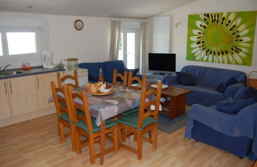 Saint-Nicolas-de-la-Grave House | Family Gite le fruit d'eau