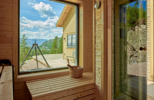 Vradal House | Familie vakantiehuis met prachtig uitzicht. Alle faciliteiten op loopafstand.