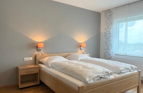 Bodenbach Apartment | Familien-Apartment Bodanum für 4 Personen - mit eigener Terrasse - naturnahe Ortsrandlage - Arbeitsplatz mit VDSL - 10 min zum Nürburgring