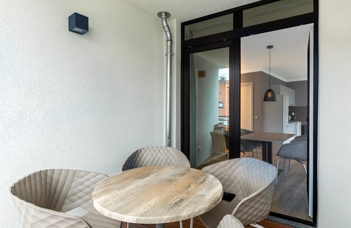Alt-Travemunde/Ronnau Apartment | Familienfreundliches Apartment mit Zwei Badezimmern und Loggia in Strandnähe