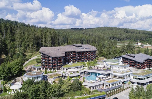 Schluchsee Apartment | Familienappartement Südseite mit Doppelbett und separatem Kinderzimmer, sowie Balkon oder Terrasse