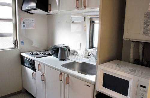 Konohana Apartment | Families & groups welcome! Private lodging for up to 21 people｜Children will be delighted with the kids' room｜Convenient access to USJ, Umeda, and Namba｜Baby and children's equipment can be rented.