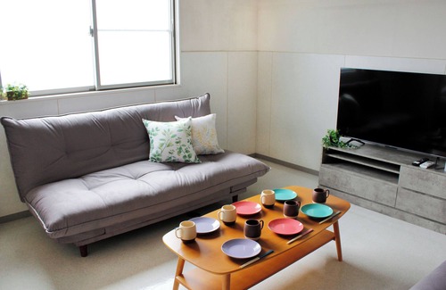 Konohana Apartment | Families & groups welcome! Private lodging for up to 21 people｜Children will be delighted with the kids' room｜Convenient access to USJ, Umeda, and Namba｜Baby and children's equipment can be rented.