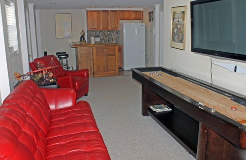 Corolla House | Family 4x4 luxury, steps from the beach, pool, hot tub, theater, Sunday rental, wifi
