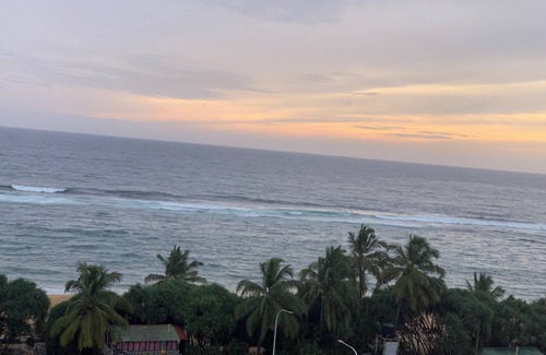 Mount Lavinia Apartment | Family and Divers friendly luxury apartment. Beach & resort style restaurantsn