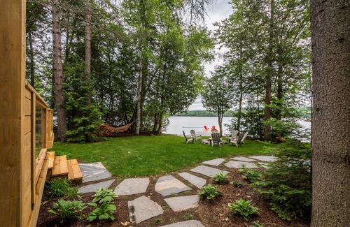 Algonquin Highlands Cottage | Family And Pet Friendly Lakefront Cottage With Bunkie On Oxtongue Lake