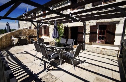 Castillonnes House | Family and pet friendly gite in SW France
