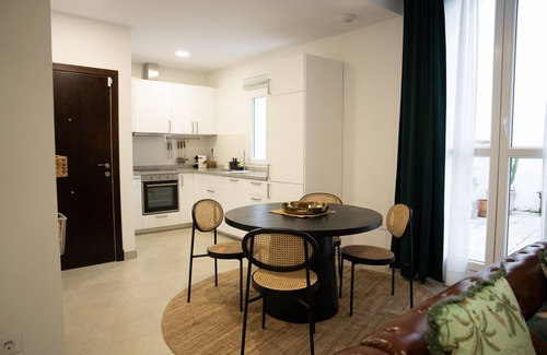 Jerez de la Frontera Old Town Apartment | Family Apartment in Jerez with Terrace and Close to Everything