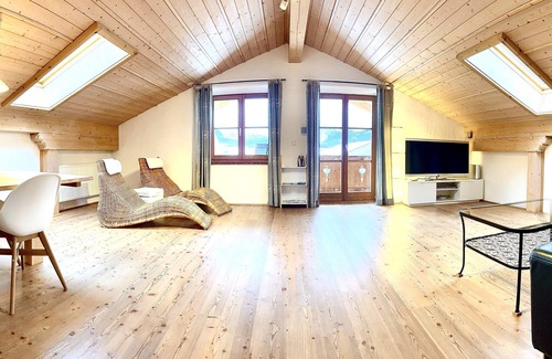 Kruen Apartment | Family apartment with two separate bedrooms and unobstructed Zugspitze views