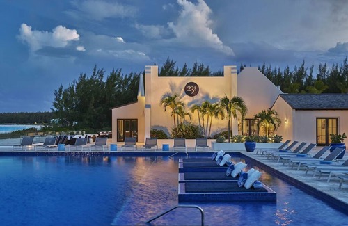 Rokers Point Hotel | Family Beach Adventure | Scenic Ocean View 3BR w/Spacious Living Area