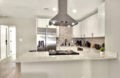 Largo House | Family Beach Getaway with Pool - Pet Friendly