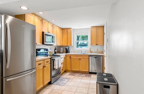 Chesapeake Beach House | Family Beach House: Spacious Deck, Grill & Views