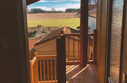 Vogtareuth Apartment | Family chalet close to nature with sauna & terrace - 15 min. to Lake Chiemsee
