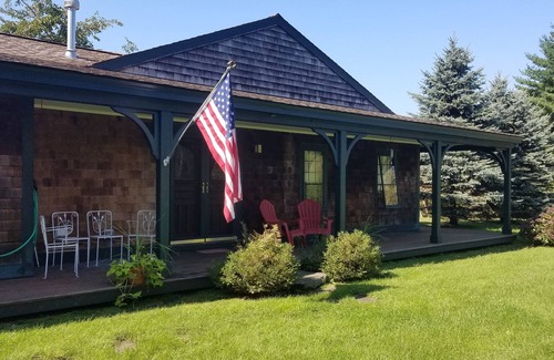 Tiverton House | Family Compound on 3+ Acres on 250 ft of Direct Waterfront - Sleeps 14+