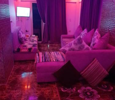 Al-'Amriyah Apartment | Family Condo With Panoramic Sea View 1