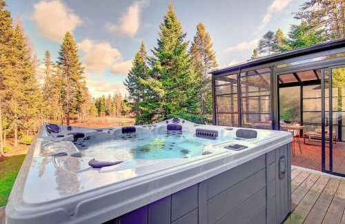 Shannon House | Family cottage with SPA and lake - 25 mins from Qc