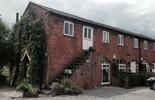 York Cottage | Family Cottage Private Bathroom with Garden View at Skipbridge Farm Cottages