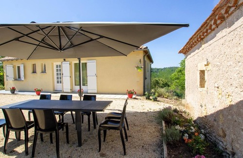 La Fagette Cottage | Family cottage with shared pool, WiFi, and pets welcome in the heart of Périgord