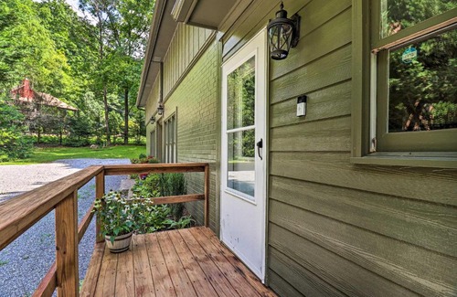 Maggie Valley House | Family Cottage with Creekside Fire Pit Access!
