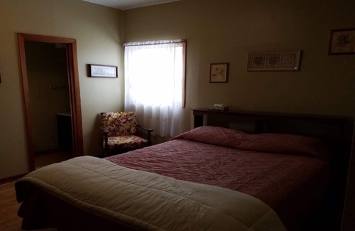 Vienna House | Family Country home ready for a getaway in east S Dak. Hunting & fishing close.