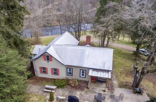 Canton House | Family & Dog Friendly River Front Cabin on 2 Acres peaceful... Tubing, Fishing!