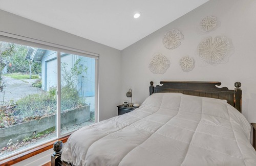 Longbranch House | Family, dog friendly, waterfront beach house by RedAwning