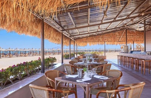 Sharm El Sheikh Hotel | Family Resort w/Beach Access, Waterslides, Spa, Games & Nightly Shows l 4 Rooms