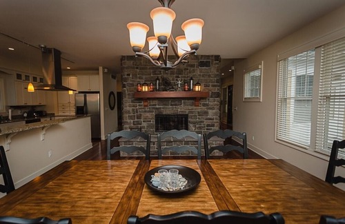 Grand Beach House | Family Estate/heated pool/short walk to beach/playground/golf/basketball/tennis