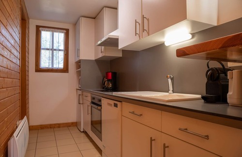 Saint-Denis-en-Margeride Ski Chalet | Family chalet for 8 to 10 people in Les Bouviers, Lozère