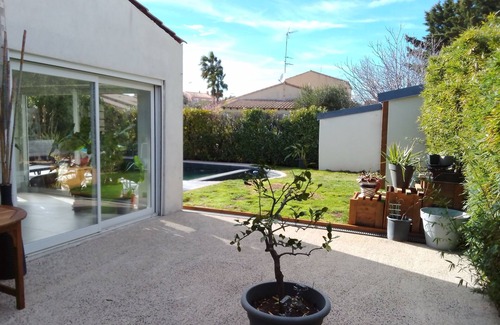 Villeneuve-les-Maguelone Villa | Family villa with large pool, terrace, barbecue close to beaches