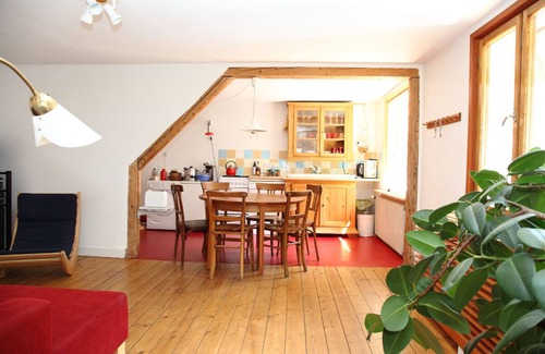 Stuhlinger Apartment | Family-friendly vacation rental