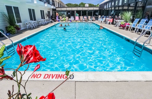 West Yarmouth Condo | Family-Friendly 1BR Condo w/Pools & Kitchenette
