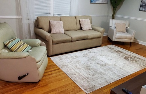 Portsmouth House | Family friendly! 3 bd/2 ba, full house, sleeps 8