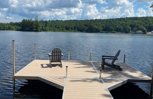 Meadows House | Family Friendly 4 Bedroom 3 Bathroom House on Water with Dock and Game Room